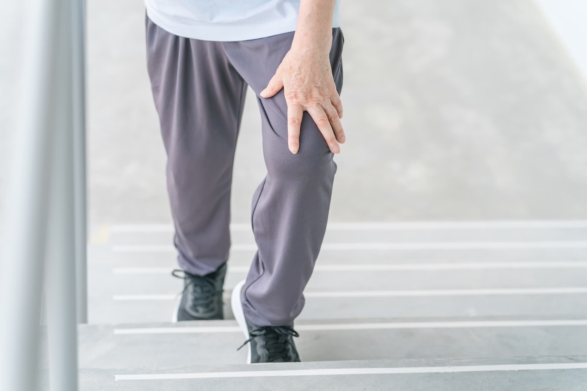 足の筋力が低下した様子