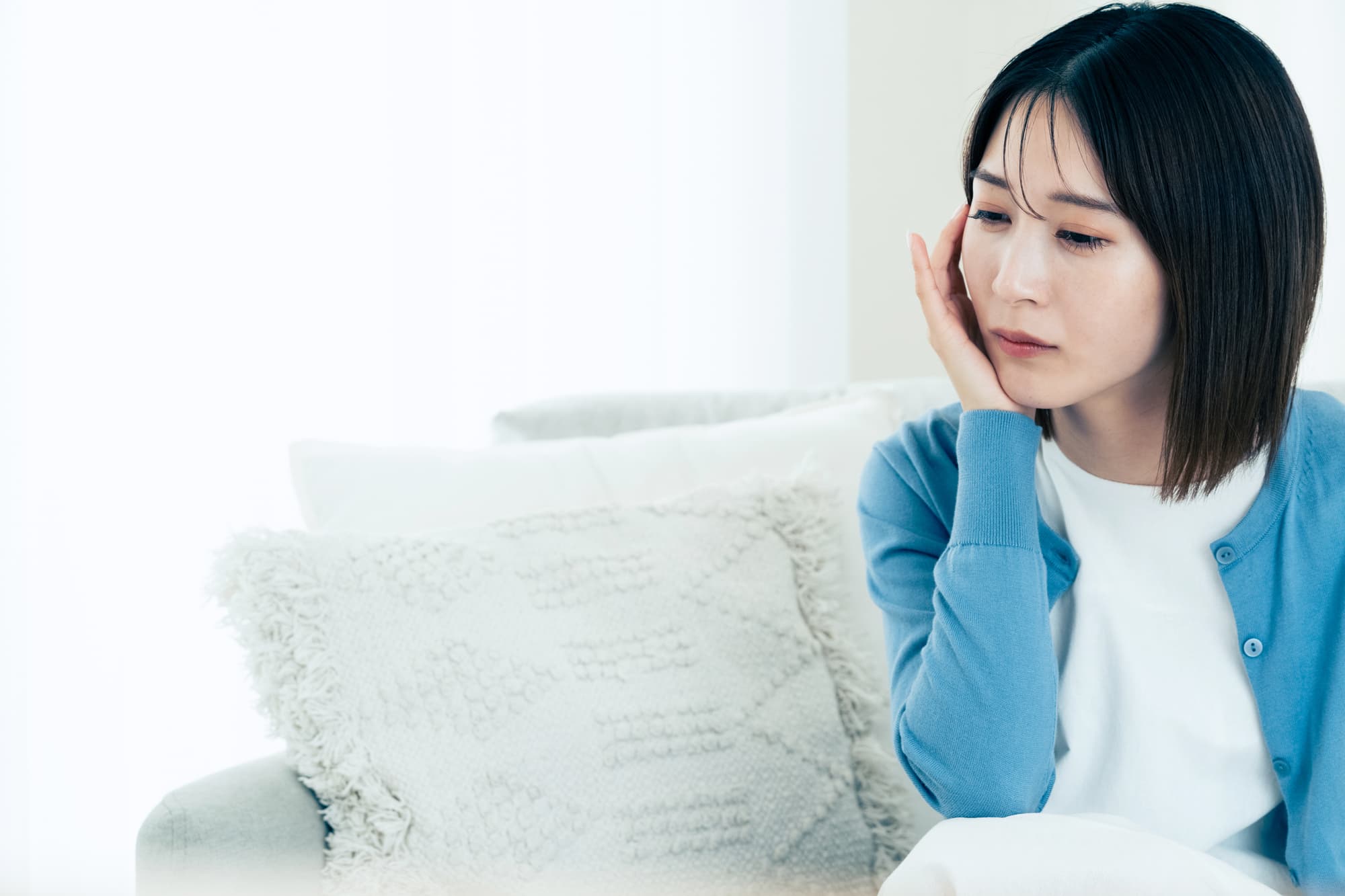 精神的に不安定になった矯正中の女性