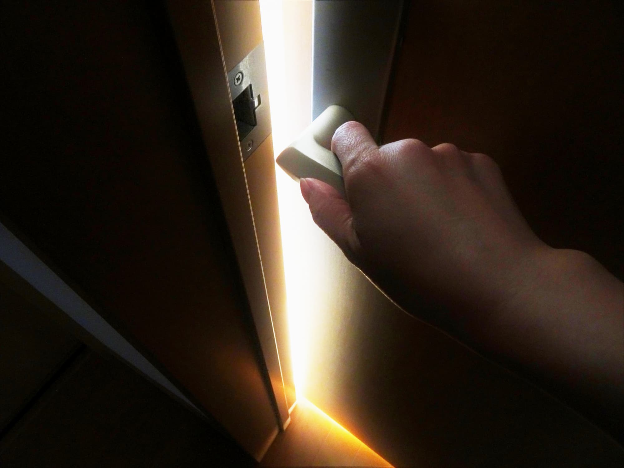 新しい扉を開けるイメージ