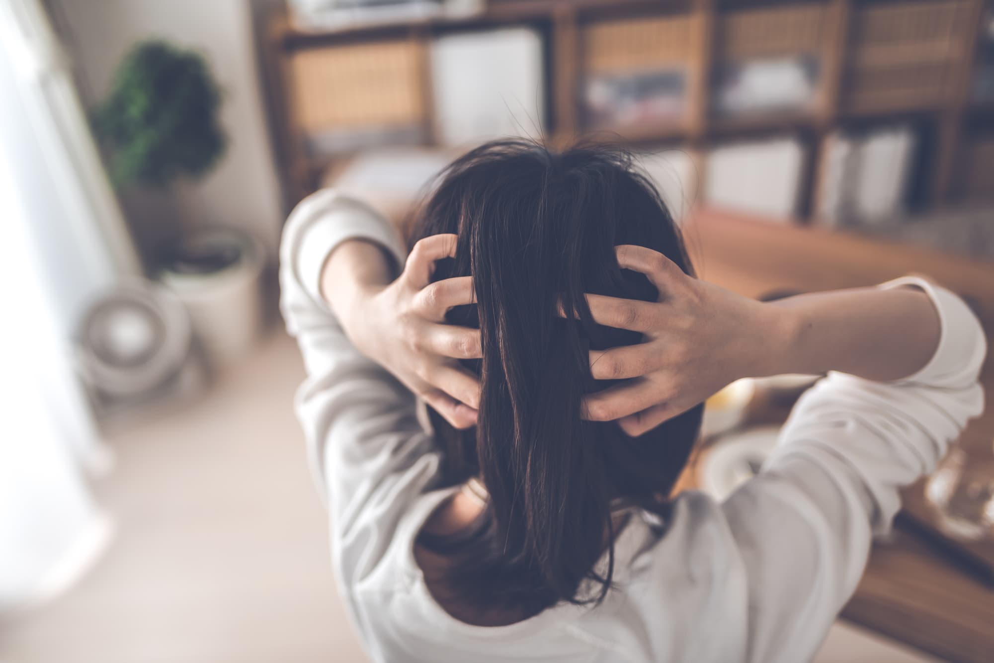 イライラする女性