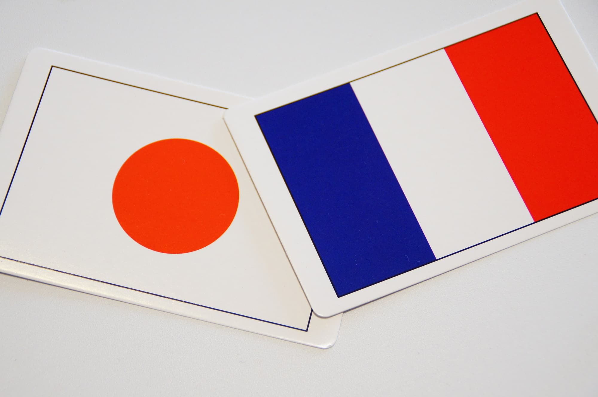 日本とフランスの国旗
