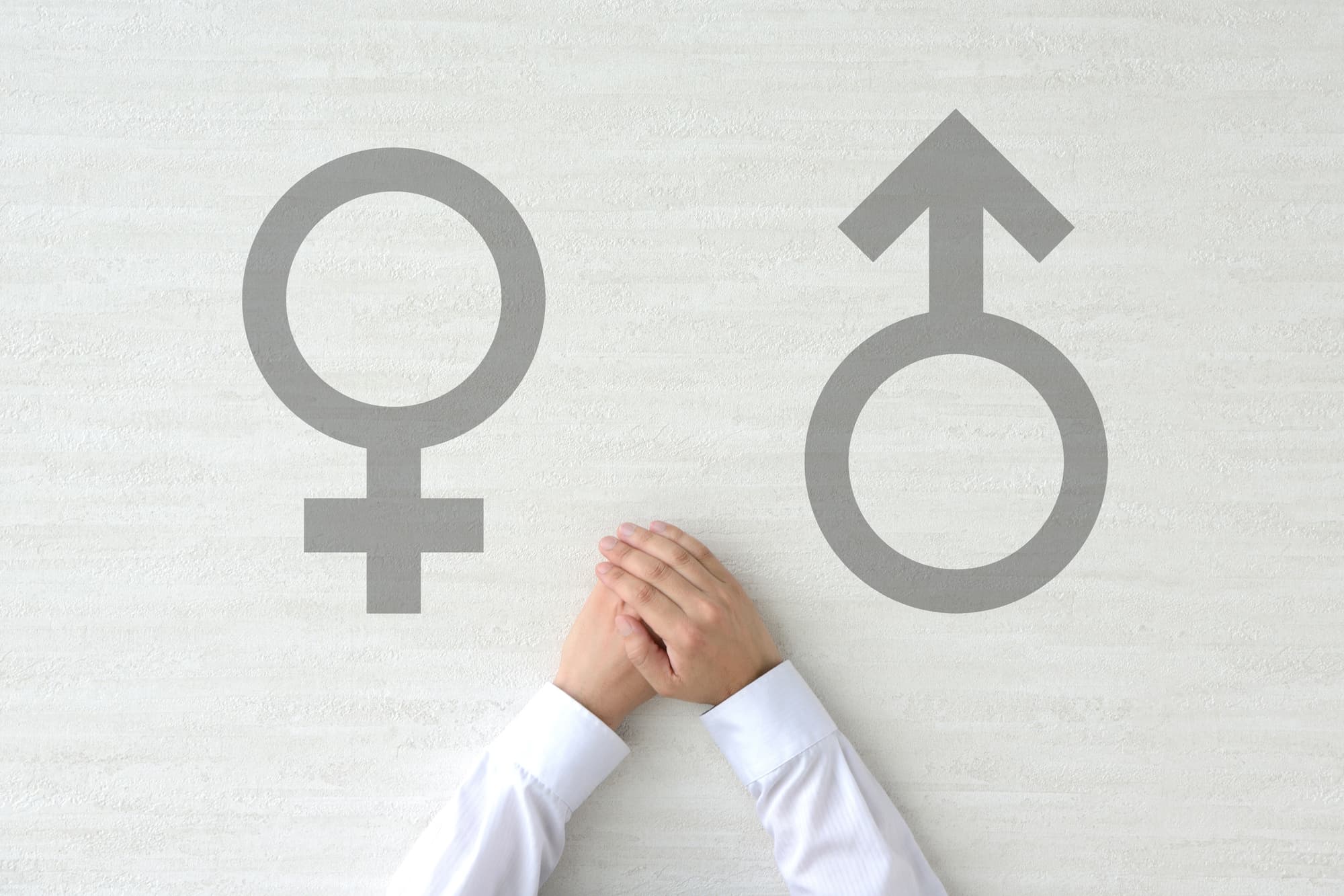 男女を比較するイメージ