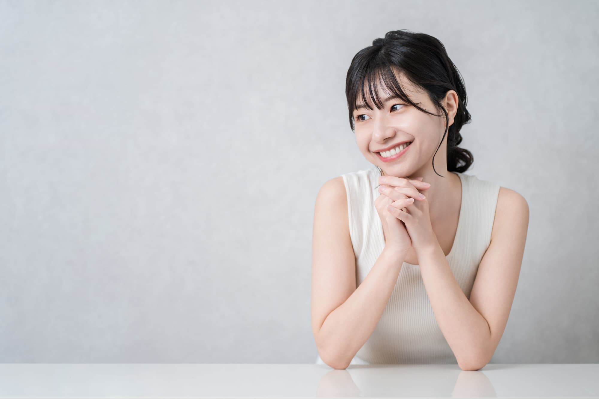 表情がやわらかい女性