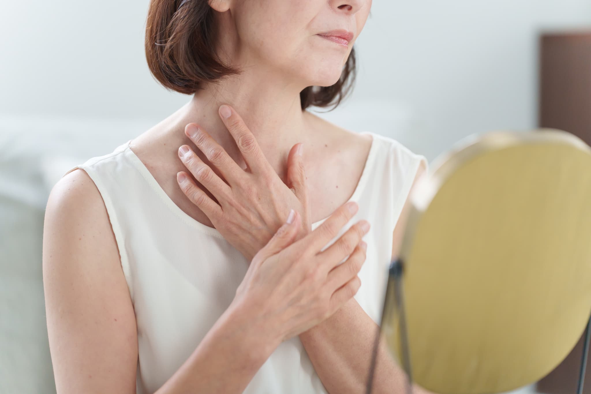 虫歯で食事がとりにくく痩せた女性