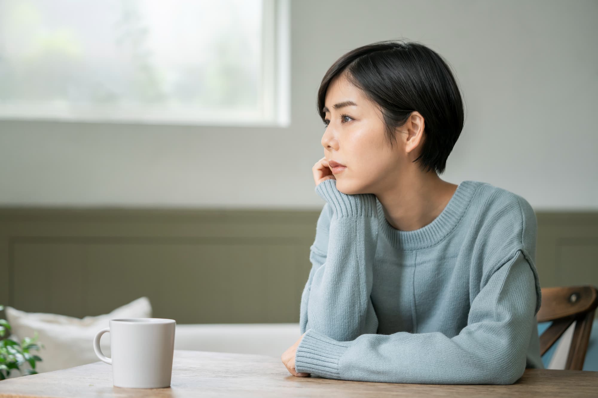 孤立して交流の無い女性